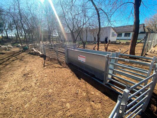 Galvanized Steel Heavy Duty Cattle Fence Durable Strong Livestock Protection Suitable for Farm Ranch Enclosures and Pasture Security