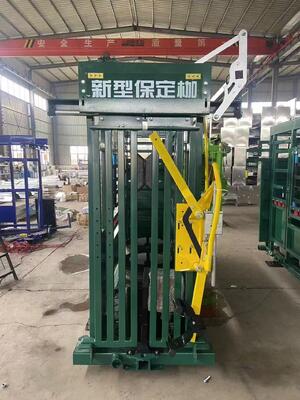 High Quality Heavy Duty Steel Cattle Crush Chute Hot Sale Stock Yard For Cattle Squeeze Factory Direct